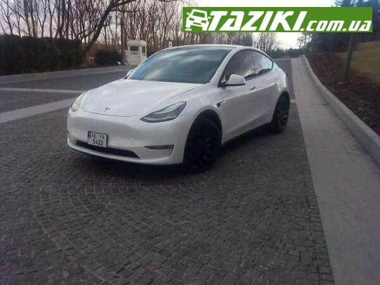 Tesla Model y, 2020г. 82л. газ/бензин Днепр в кредит