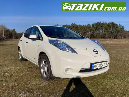 Nissan Leaf, 2012г. 24л. Электро Ровно в кредит