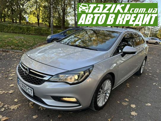 Opel Astra, 2016р. 1.6л. дтп Чернівці в кредит