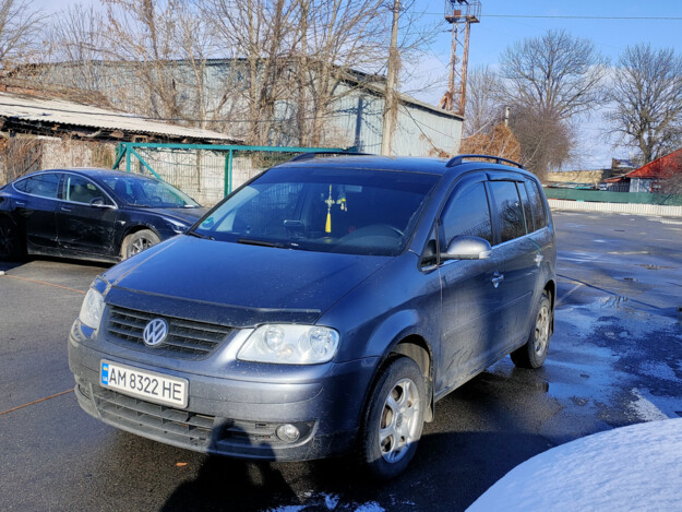 Volkswagen Touran, 2006г. 1.6л. бензин Житомир в кредит