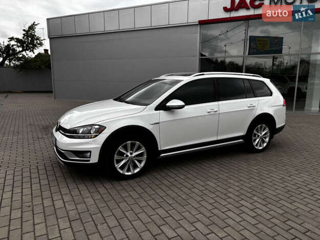 taziki pic 2025 07 000000160340568 15 Volkswagen Golf 2019р. 1798.0 бензин, Полтава - 20900 грн/міс.