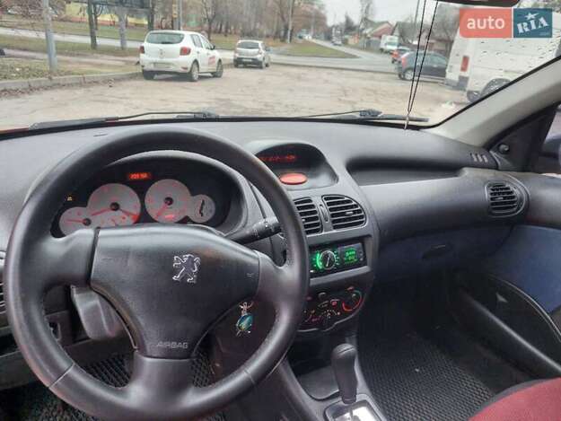 Peugeot 206, 2002г. 1.4л. бензин Чернігів в кредит