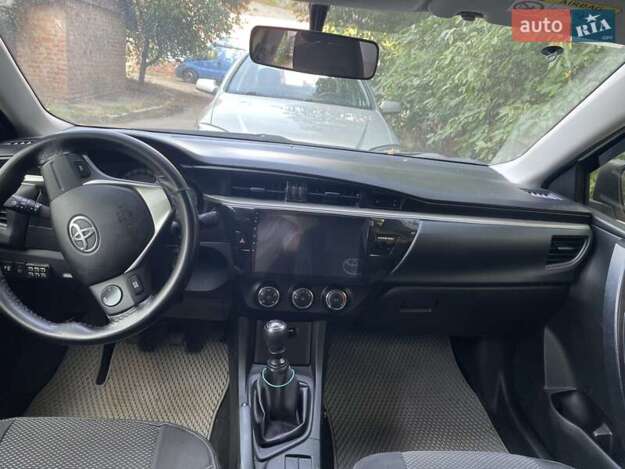 Toyota Corolla, 2014г. 1.3л. бензин Полтава в кредит