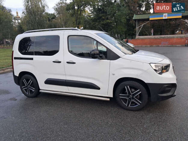 Opel Combo cargo, 2022г. 1.5л. дизель Полтава в кредит