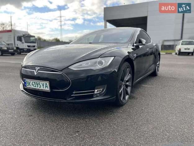 Tesla Model s, 2015г. 85.0л. Електро Рівне в кредит