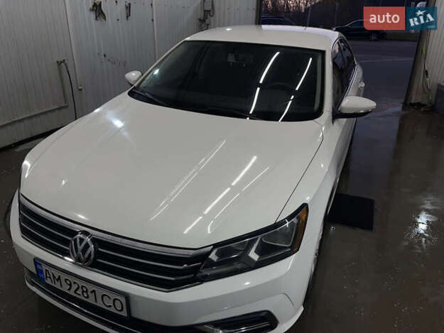 Volkswagen Passat, 2016г. 1.8л. бензин Житомир в кредит