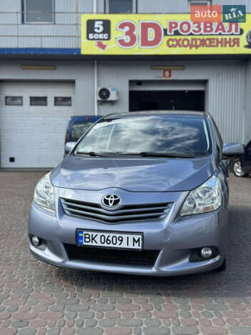 Toyota Verso, 2009г. 2.0л. дизель Рівне в кредит