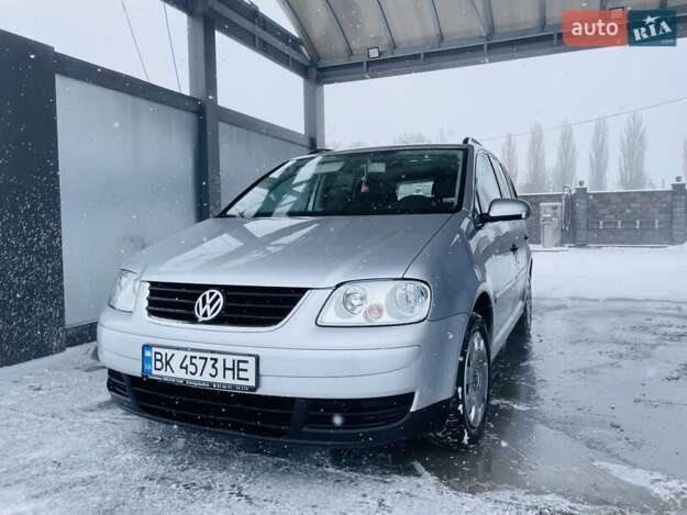 Volkswagen Touran, 2006г. 1.6л. бензин Рівне в кредит