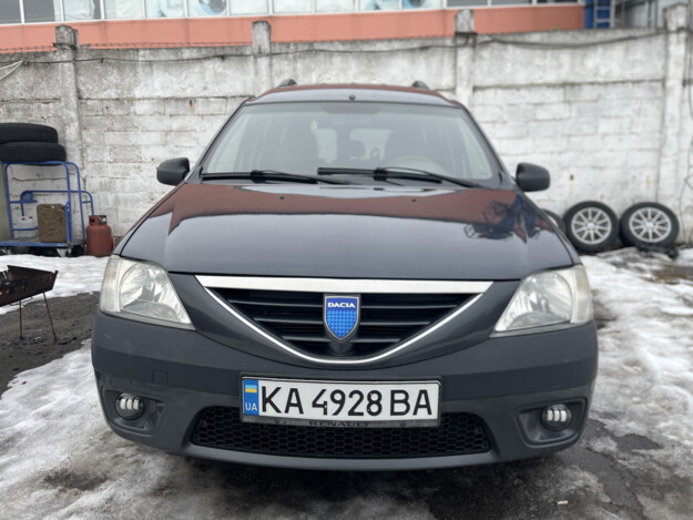 taziki pic 2025 07 000000160498240 8 Dacia Logan 2007р. 1.6 бензин, Київ - 5900 грн/міс.