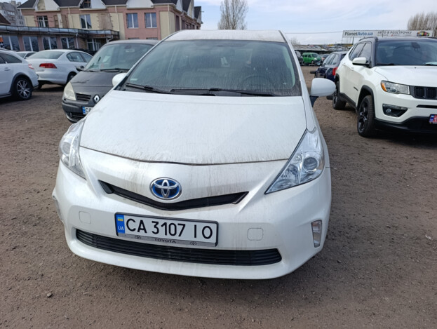 Toyota Prius v, 2012г. 1.8л. гібрид Черкаси в кредит