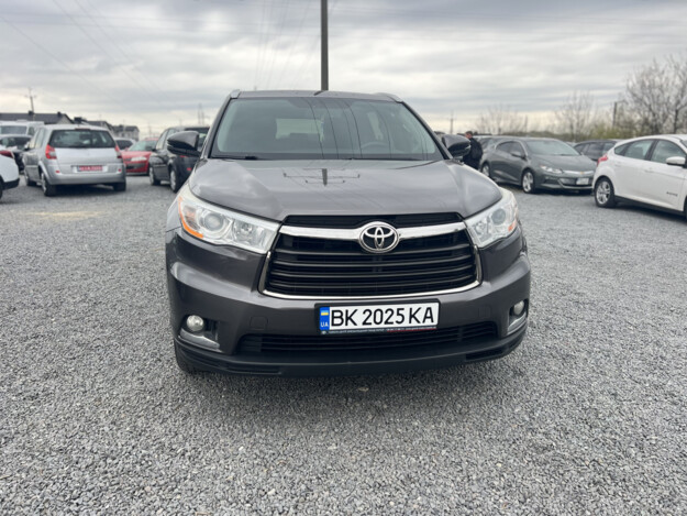 Toyota Highlander, 2016г. 2.7л. бензин Рівне в кредит