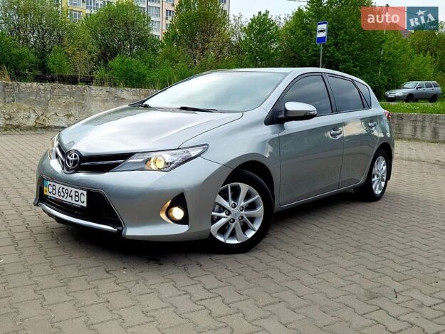 Toyota Auris, 2013г. 1.6л. гібрид Івано-Франківськ в кредит