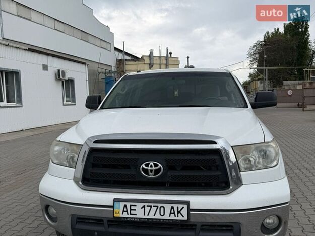Toyota Tundra, 2010г. 5.7л. бензин Дніпро в кредит