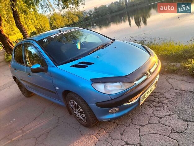 Peugeot 206, 2003г. 1.4л. бензин Рівне в кредит