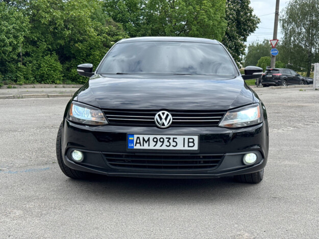 Volkswagen Jetta, 2013г. 2.5л. гібрид Житомир в кредит