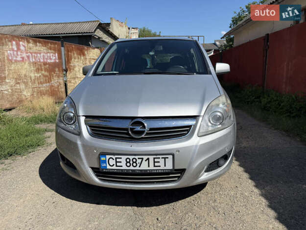 Opel Zafira, 2010г. 1.6л. бензин Чернівці в кредит