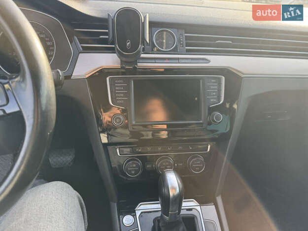 Volkswagen Passat, 2015г. 2.0л. дизель Київ в кредит
