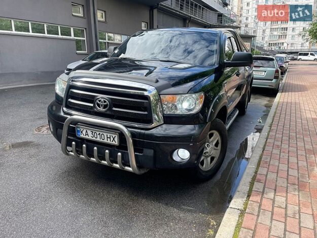 Toyota Tundra, 2012г. 5.7л. бензин Київ в кредит