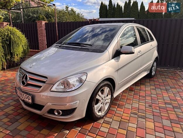 Mercedes-benz B-class, 2011г. 1.7л. бензин Київ в кредит