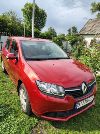 Renault Sandero, 2016г. 0.9л. бензин Полтава в кредит