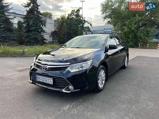 Toyota Camry, 2015г. 2.5л. гібрид Тернопіль в кредит