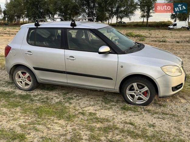 Skoda Fabia, 2008г. 1.6л. бензин Чернівці в кредит