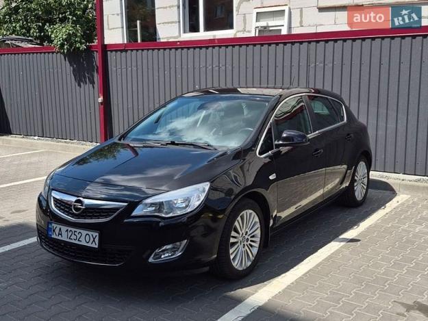 Opel Astra, 2011г. 1.6л. бензин Київ в кредит