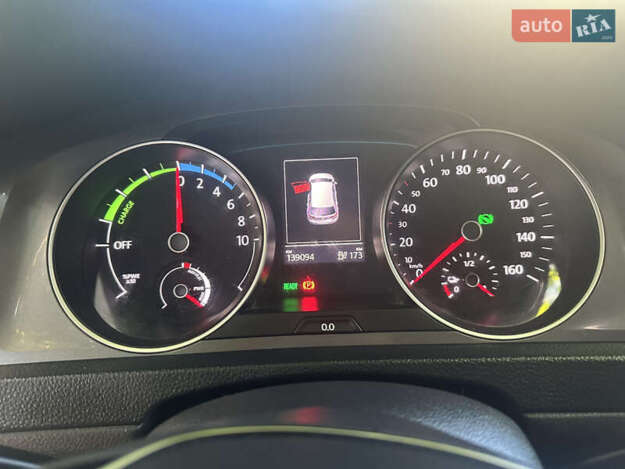 taziki pic 2025 07 000000160361507 26 Volkswagen E-golf 2014р. 24.0 електро, Івано-Франківськ - 9800 грн/міс.