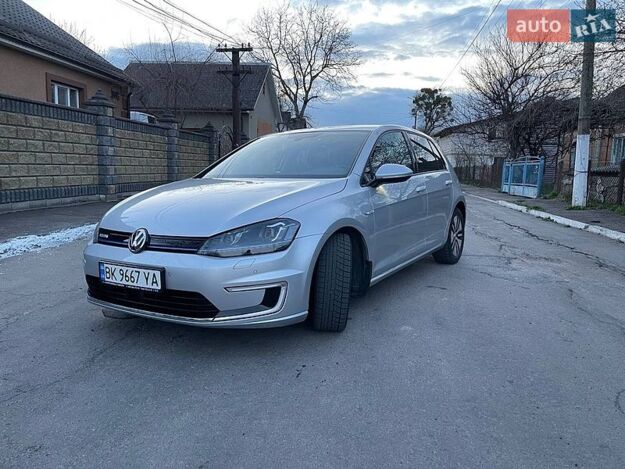 Volkswagen E-golf, 2015г. 0.0л. Електро Рівне в кредит