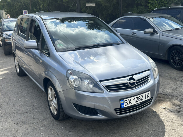 Opel Zafira, 2010г. 1.8л. бензин Хмельницький в кредит