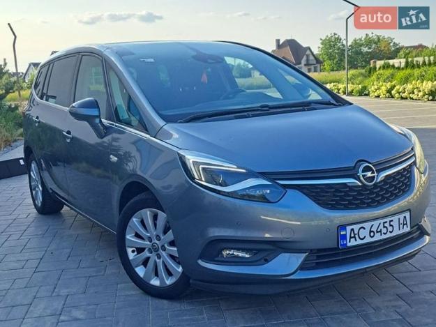 Opel Zafira tourer, 2017г. 1.6л. дизель Луцьк в кредит