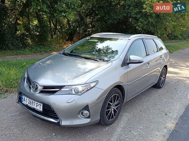 Toyota Auris, 2013г. 1.6л. бензин Київ в кредит