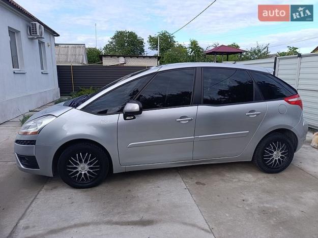 Citroen C4 picasso, 2010г. 1.6л. дизель Житомир в кредит