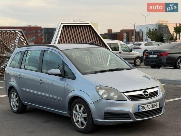 Opel Zafira, 2006г. 1.6л. бензин Рівне в кредит