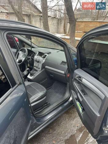 Opel Zafira, 2013г. 1.6л. бензин Черкаси в кредит
