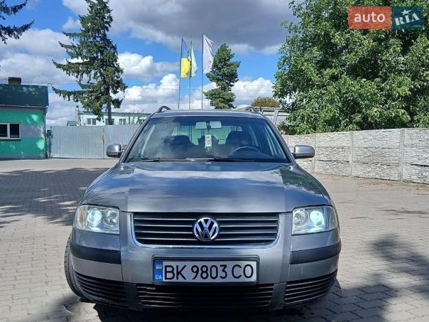Volkswagen Passat, 2003г. 1.6л. бензин Рівне в кредит