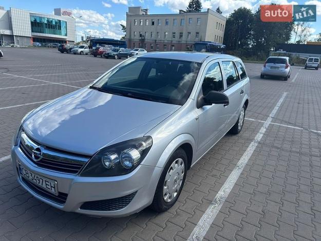Opel Astra, 2011г. 1.6л. бензин Чернігів в кредит