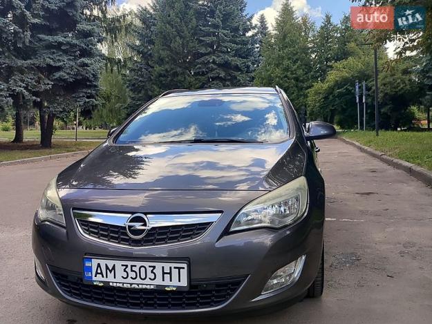 Opel Astra, 2011г. 1.4л. бензин Житомир в кредит