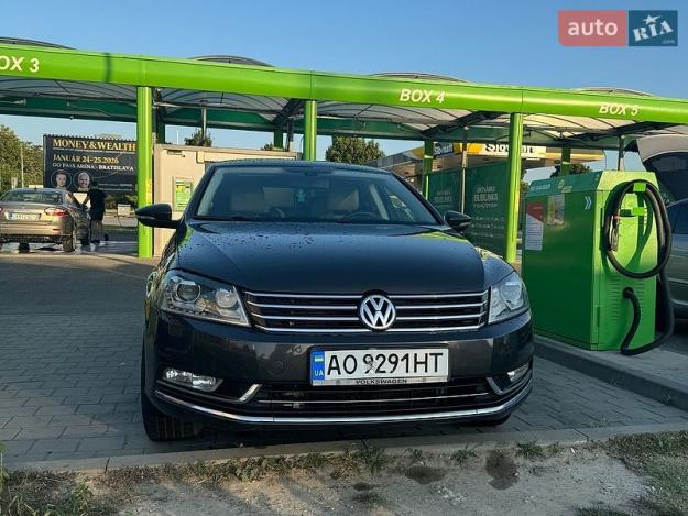 Volkswagen Passat, 2011г. 1.8л. бензин Ужгород в кредит