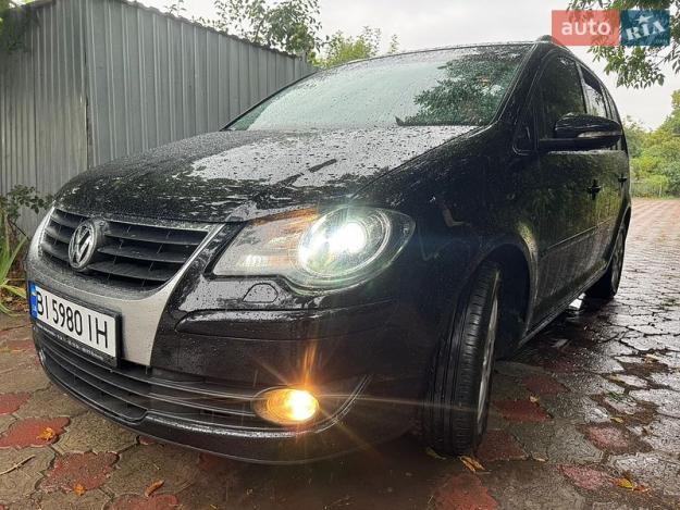 Volkswagen Touran, 2009г. 1.6л. бензин Полтава в кредит