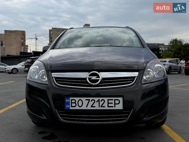 Opel Zafira, 2014г. 1.8л. бензин Тернопіль в кредит