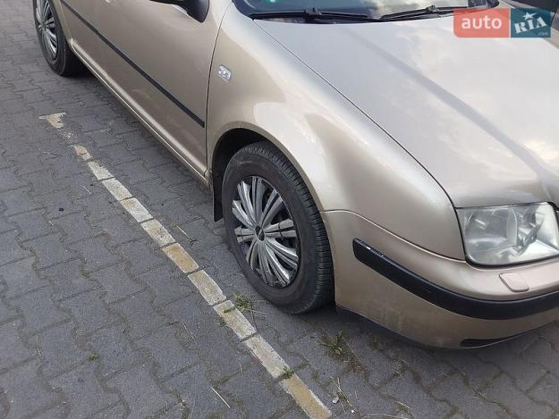 Volkswagen Bora, 2003г. 1.6л. бензин Чернівці в кредит
