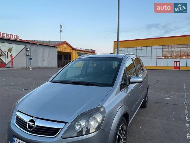 Opel Zafira, 2006г. 1.9л. дизель Житомир в кредит