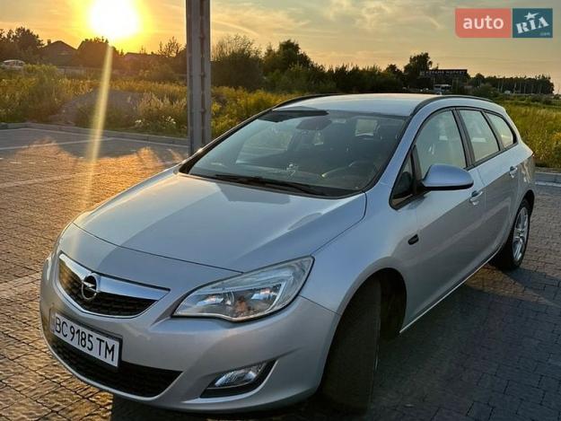 Opel Astra, 2011г. 1.4л. бензин Львів в кредит