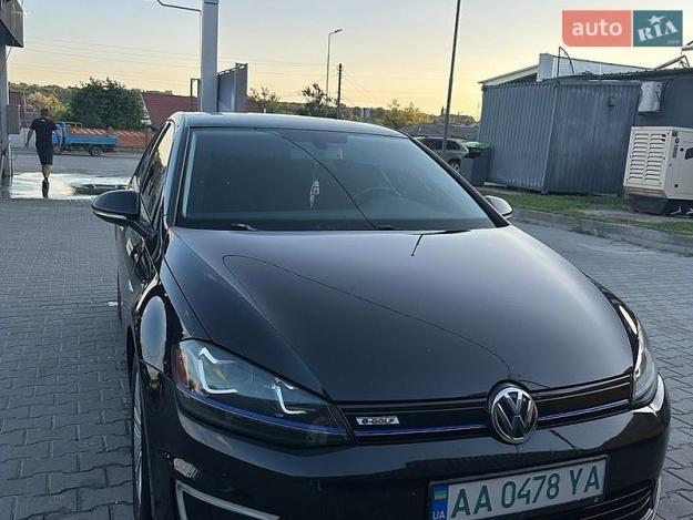 Volkswagen E-golf, 2015г. 0.0л. Електро Київ в кредит