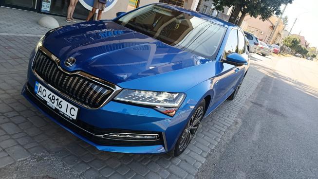 Skoda Superb, 2020г. 1.4л. гібрид Ужгород в кредит