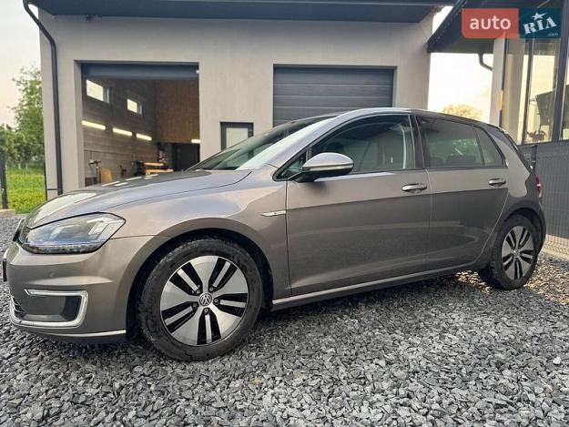 Volkswagen E-golf, 2015г. 0.0л. Електро Рівне в кредит