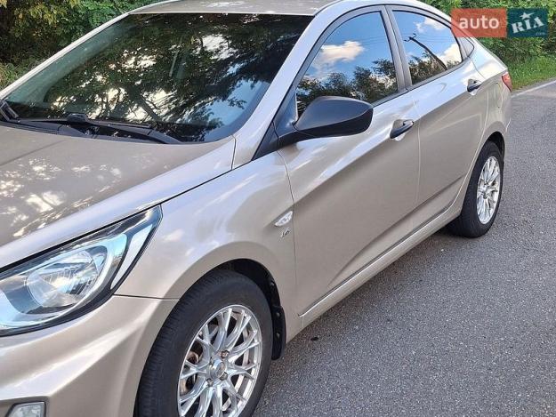 Hyundai Accent, 2013г. 1.6л. бензин Київ в кредит