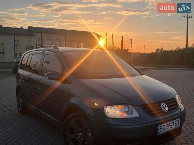 Volkswagen Touran, 2004г. 1.6л. бензин Тернопіль в кредит