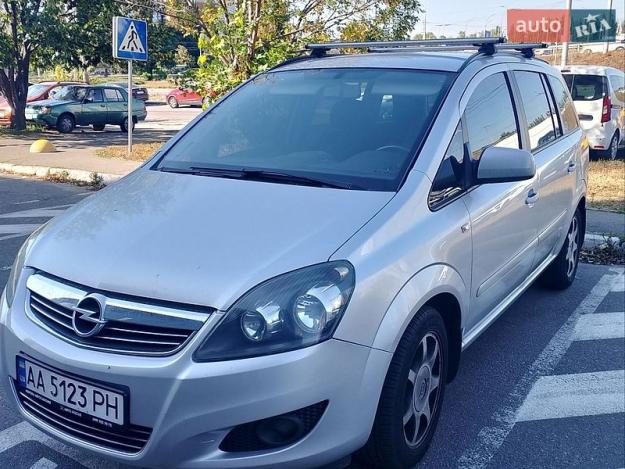 Opel Zafira, 2011г. 1.8л. бензин Київ в кредит